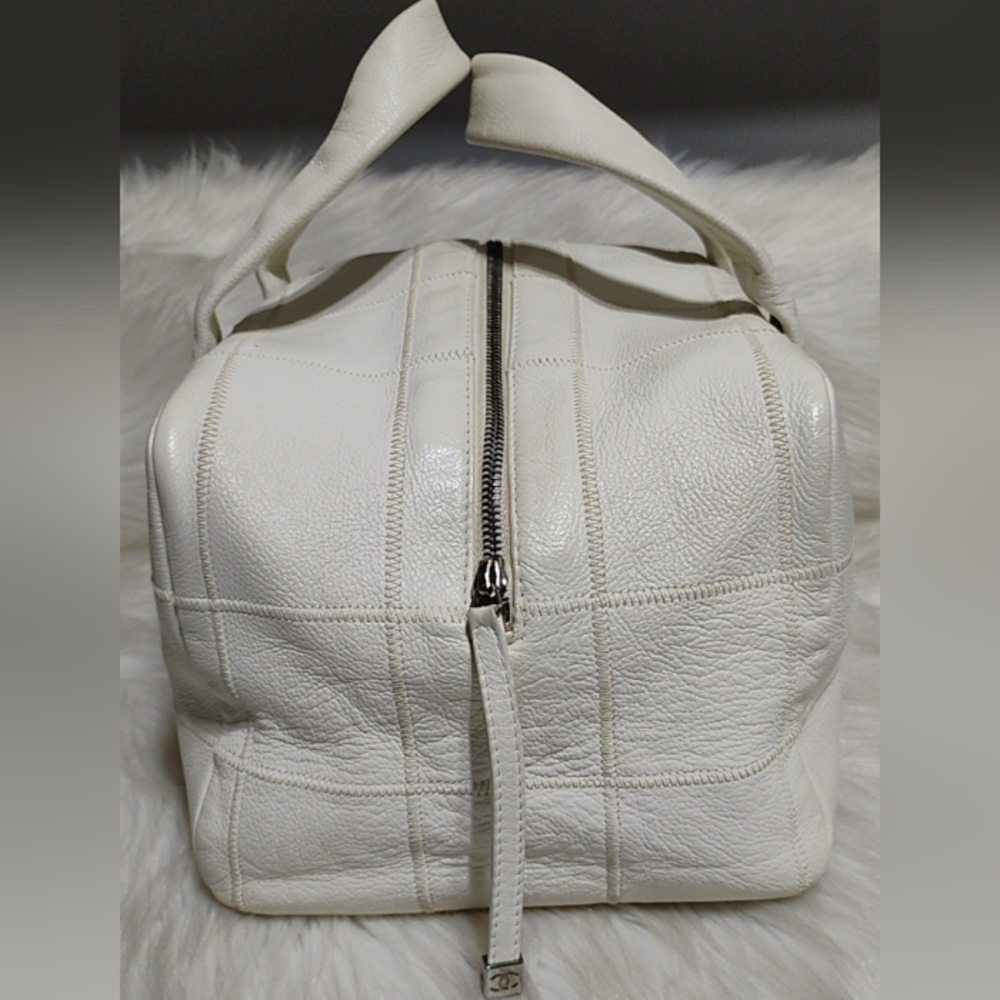 Auth Chanel Choco Bar Coco Mark Lux Square Stitch White Boston Bowler Handbag - Picture 3 of 13
